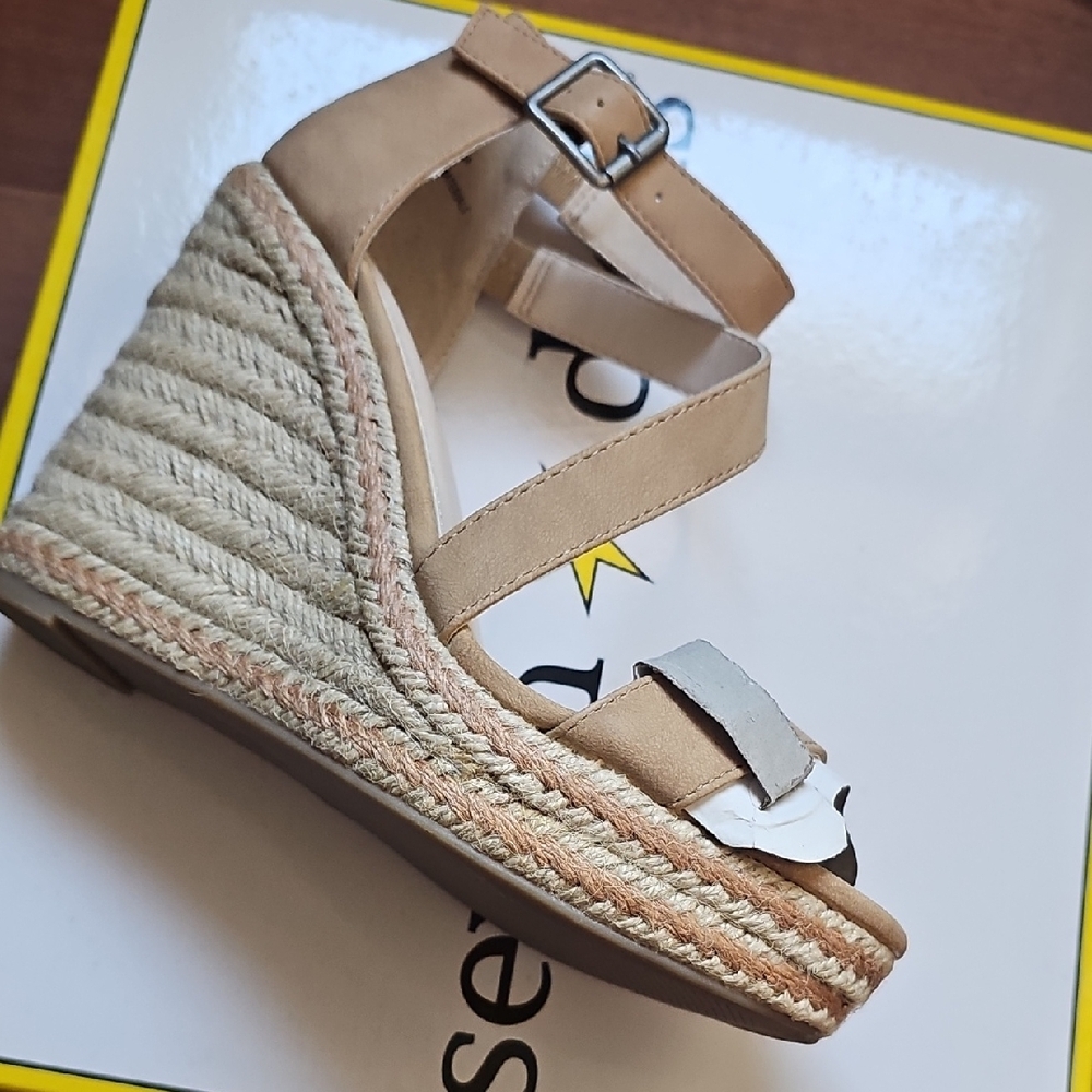 Women's Tan Wedge Sandals